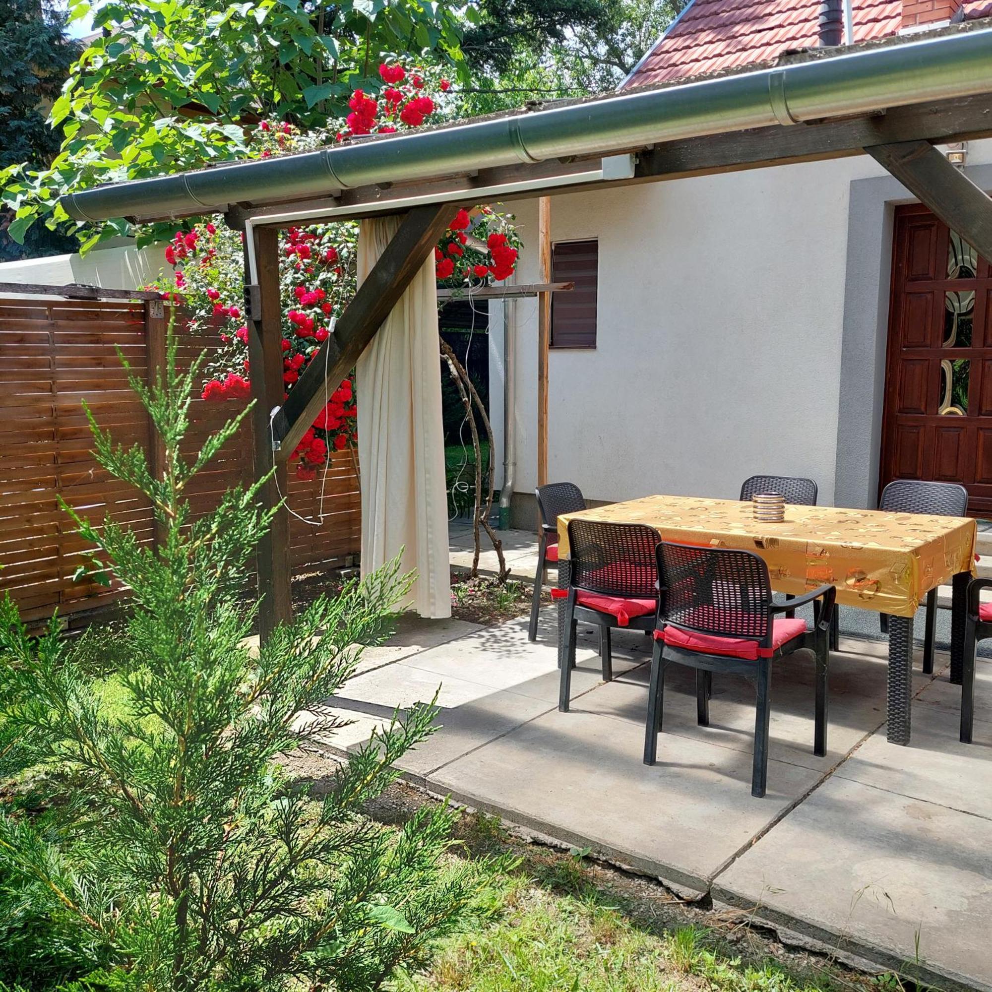 Ujszeged Apartman Esterno foto